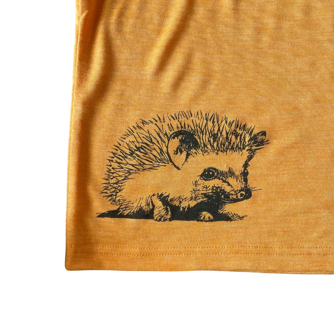 T-Shirt sonnengelb mit Igel, Merinowolle & Seide (bio/GOTS) - Glückskind - T-Shirt - 86-92